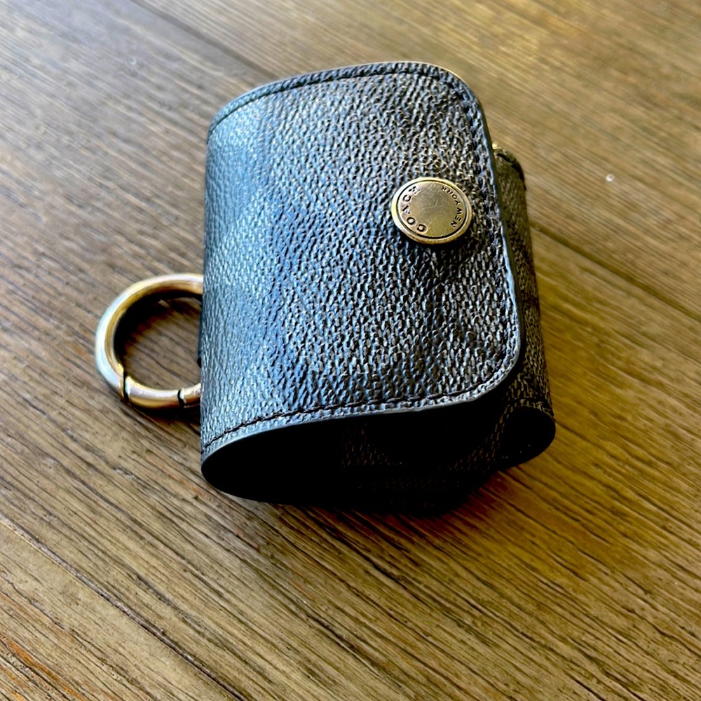 AirPod pro case.